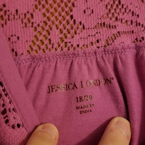 Short-sleeved tee with lace neckline - Picture 2 of 2